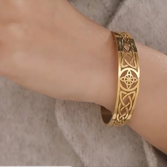 Breakfast at Tiffany's Bracelet - Picture 8 of 8